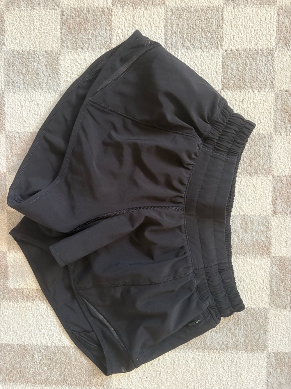 Lululemon hottie hot 2.5 Shorts